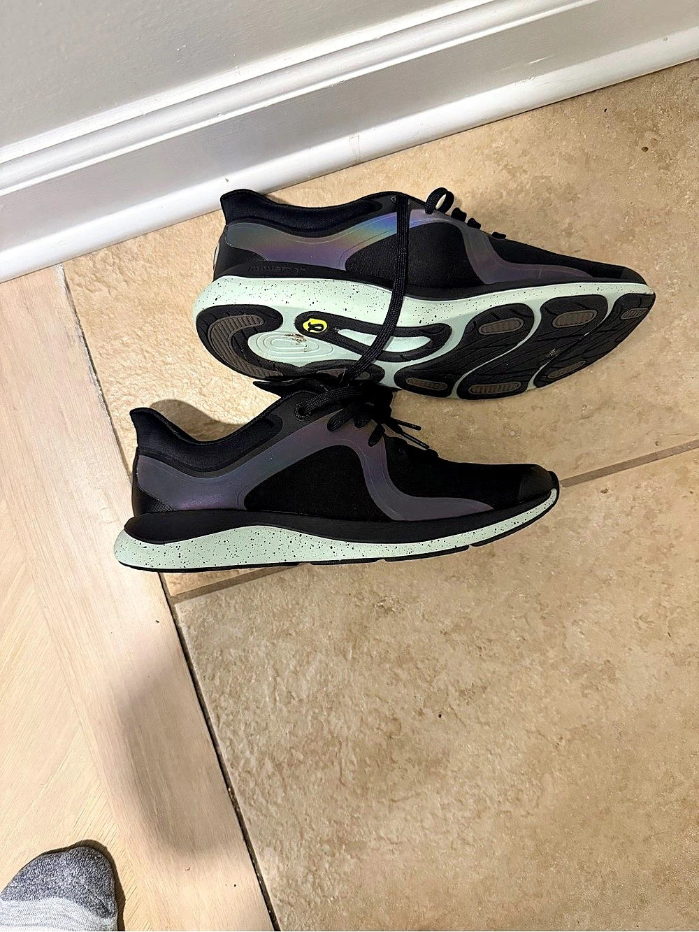 Lululemon Split Shift Running Shoe Athletic Shoes Black & Green